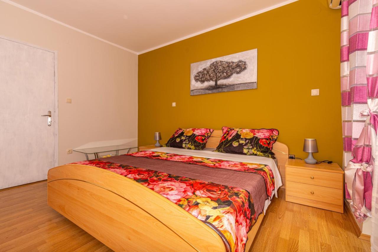 Apartmani Jasminka ドラマリ エクステリア 写真