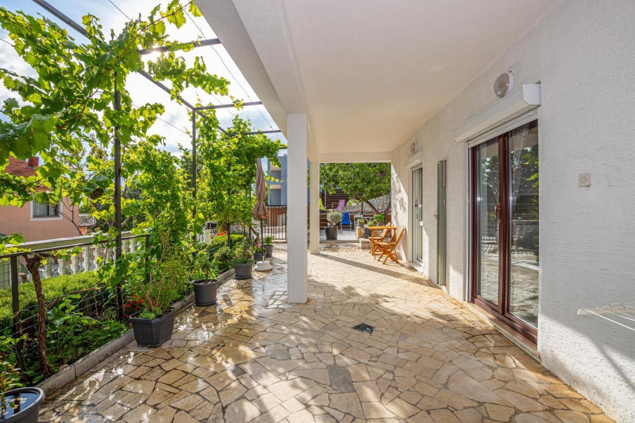 Apartmani Jasminka ドラマリ エクステリア 写真