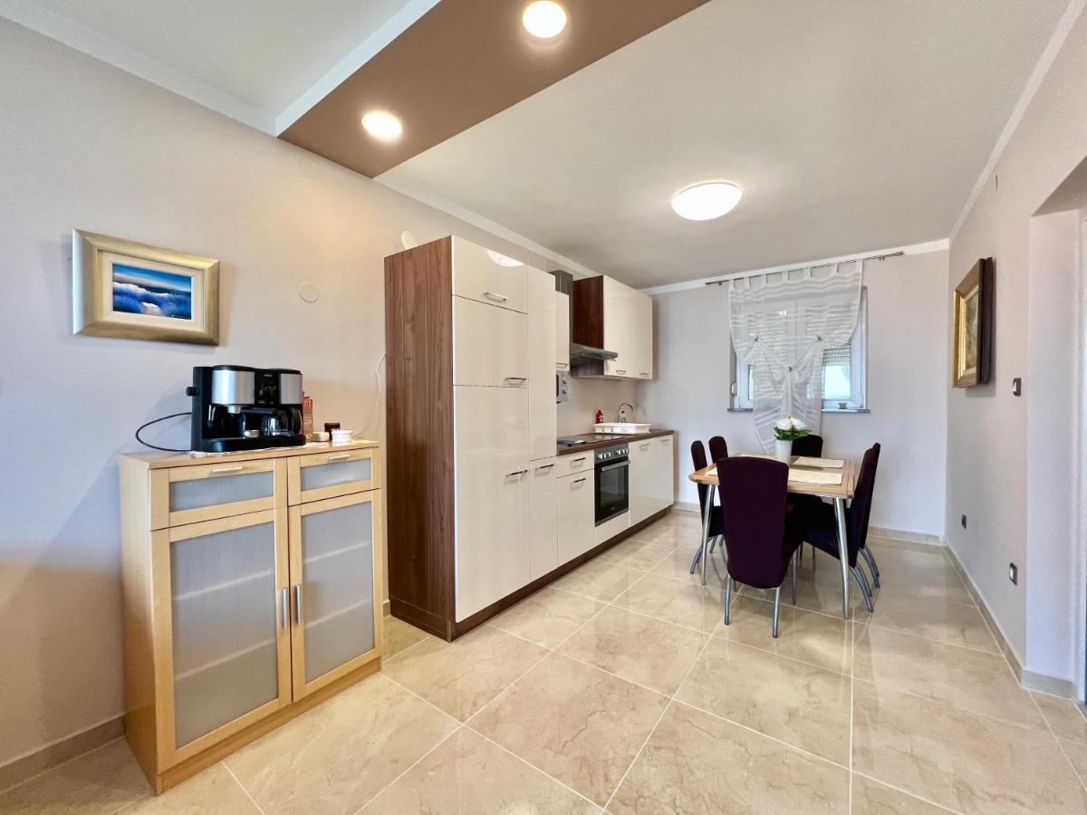 Apartmani Jasminka ドラマリ エクステリア 写真